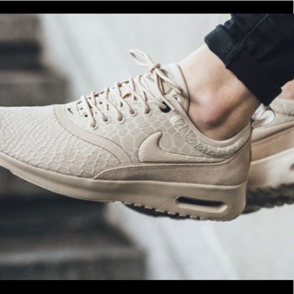 Nike AirMac Thea